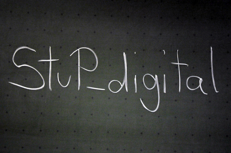 Eine Tafel mit der Aufschrift StuP_digital