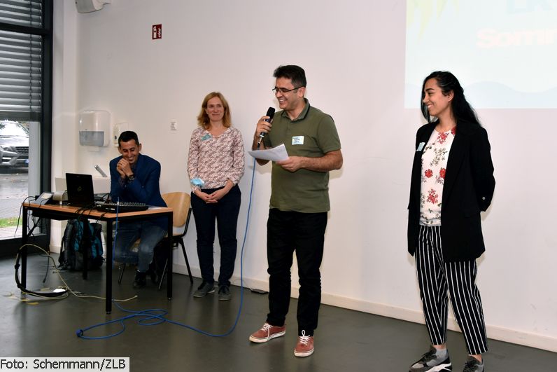Teilnehmer*innen des Sommerfestes 2022 von Lehrkräfte PLUS und Marit Nina Martinez (zweite Person von links)