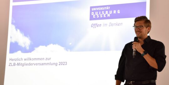 Professor Dr. Florian Schacht bei der Mitgliederversammlung 2023